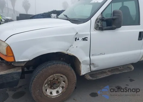 2000 Ford F-350 Lariat/Xl/Xlt z USA, uszkodzony, nr VIN 1FTSF31F0YEA19318